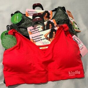 3 Set Kindly Yours V-Neck Seamless Bralettes 1 Poppy Red & 2 Green. Size S  NWT
